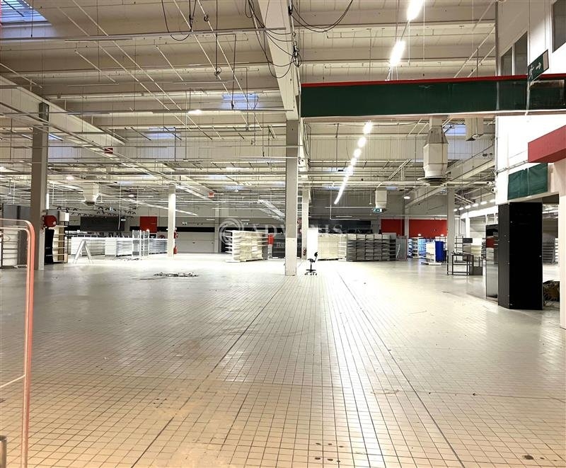 Location Commerces SAINT DOULCHARD (18230) - Photo 5