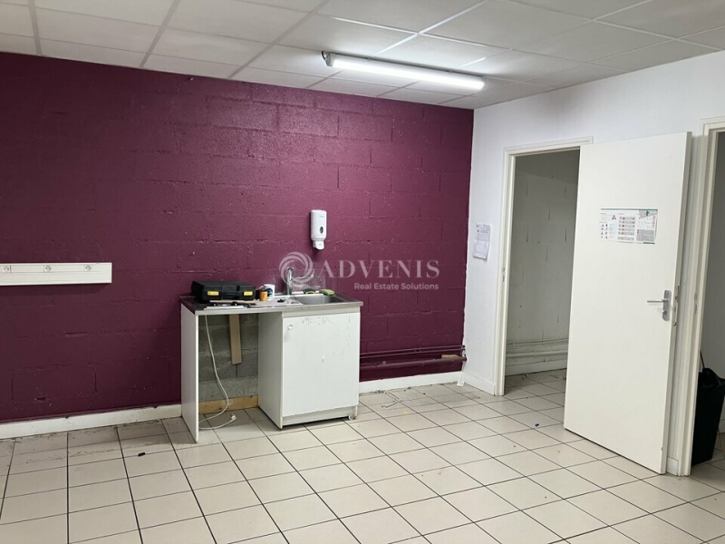 Location Commerces SAINT-GERMAIN-DU-PUY (18390) - Photo 4