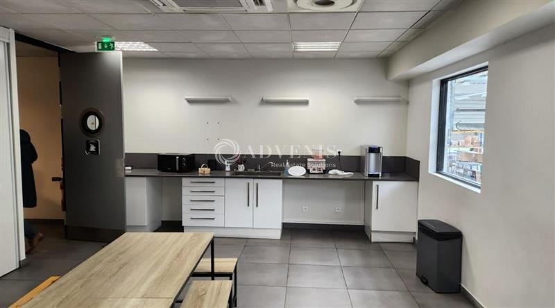 Location Activités Entrepôts FERRIERES (77164) - Photo 8