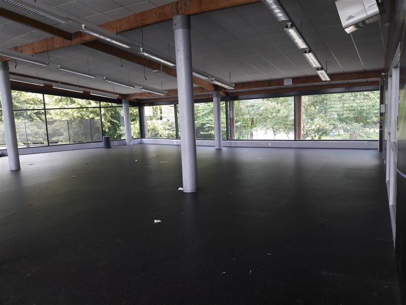 Location Commerces SERRIS (77700) - Photo 1