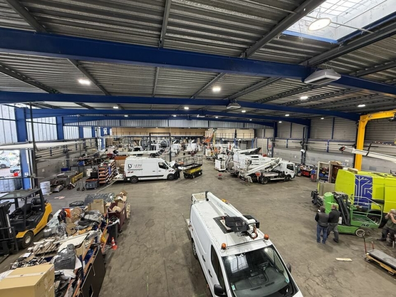 Location Entrepôts FERRIERES (77164) - Photo 1