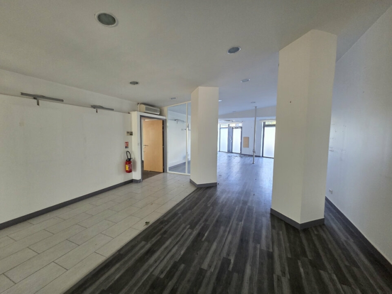 Vente Investisseur Bureaux VILLEPINTE (93420) - Photo 2