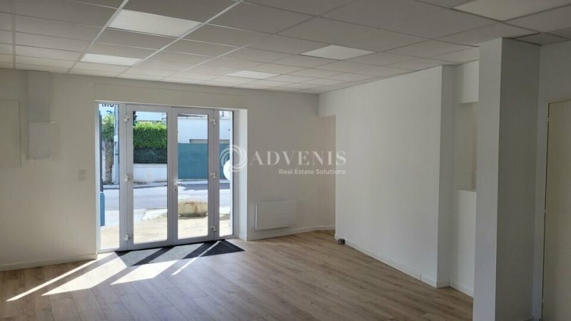 Location Commerces NANTES (44300) - Photo 1
