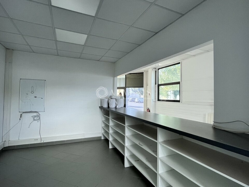 Location Activités Entrepôts IVRY SUR SEINE (94200) - Photo 4