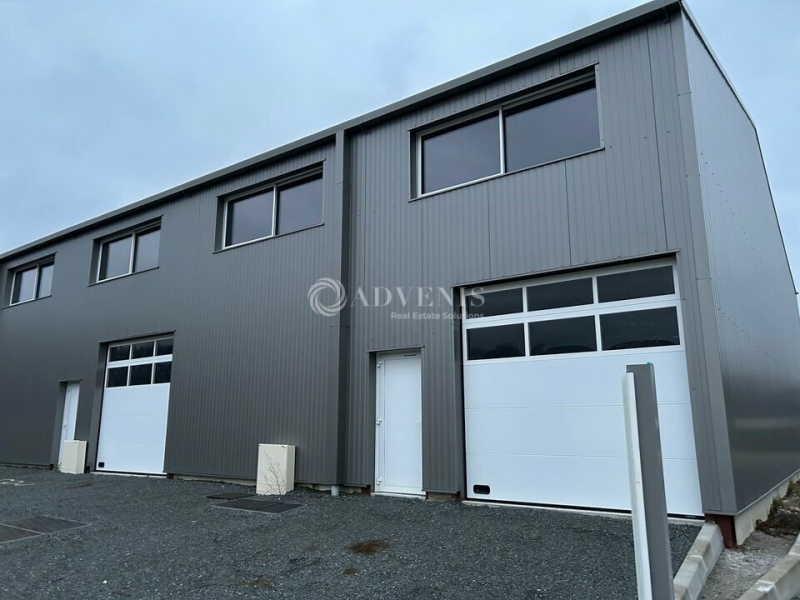 Location Entrepôts SACHE (37190) - Photo 1