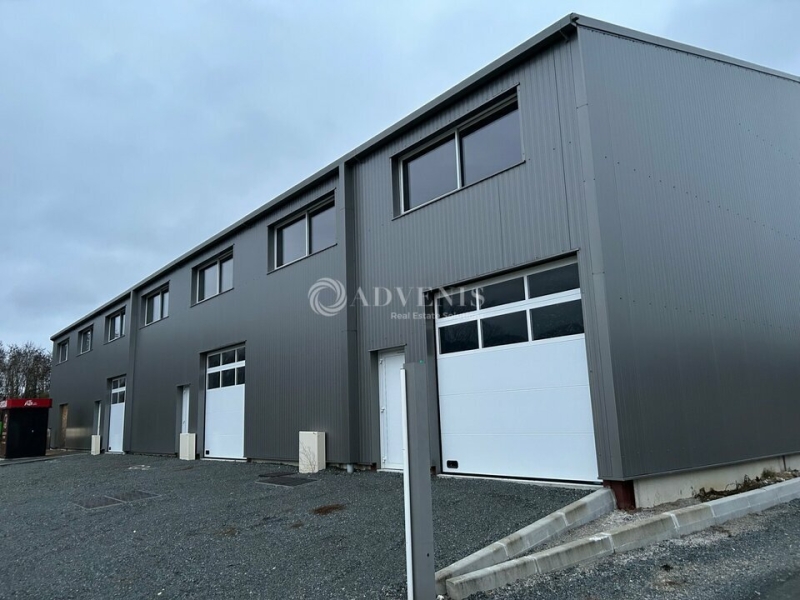 Location Entrepôts SACHE (37190) - Photo 3