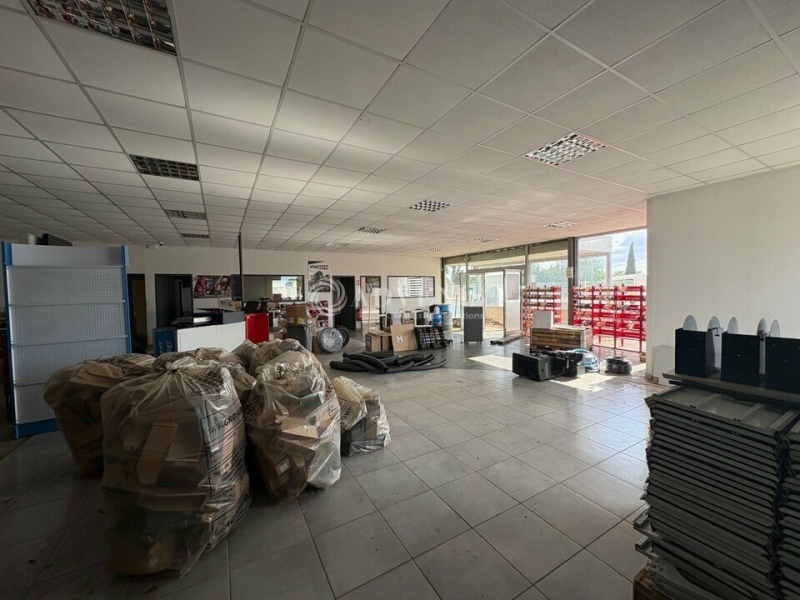 Location Commerces PÉZENAS (34120) - Photo 3