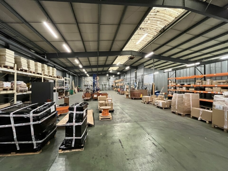 Location Entrepôts TRAPPES (78190) - Photo 1