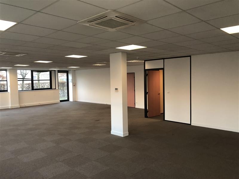 Location Activités Entrepôts ELANCOURT (78990) - Photo 4