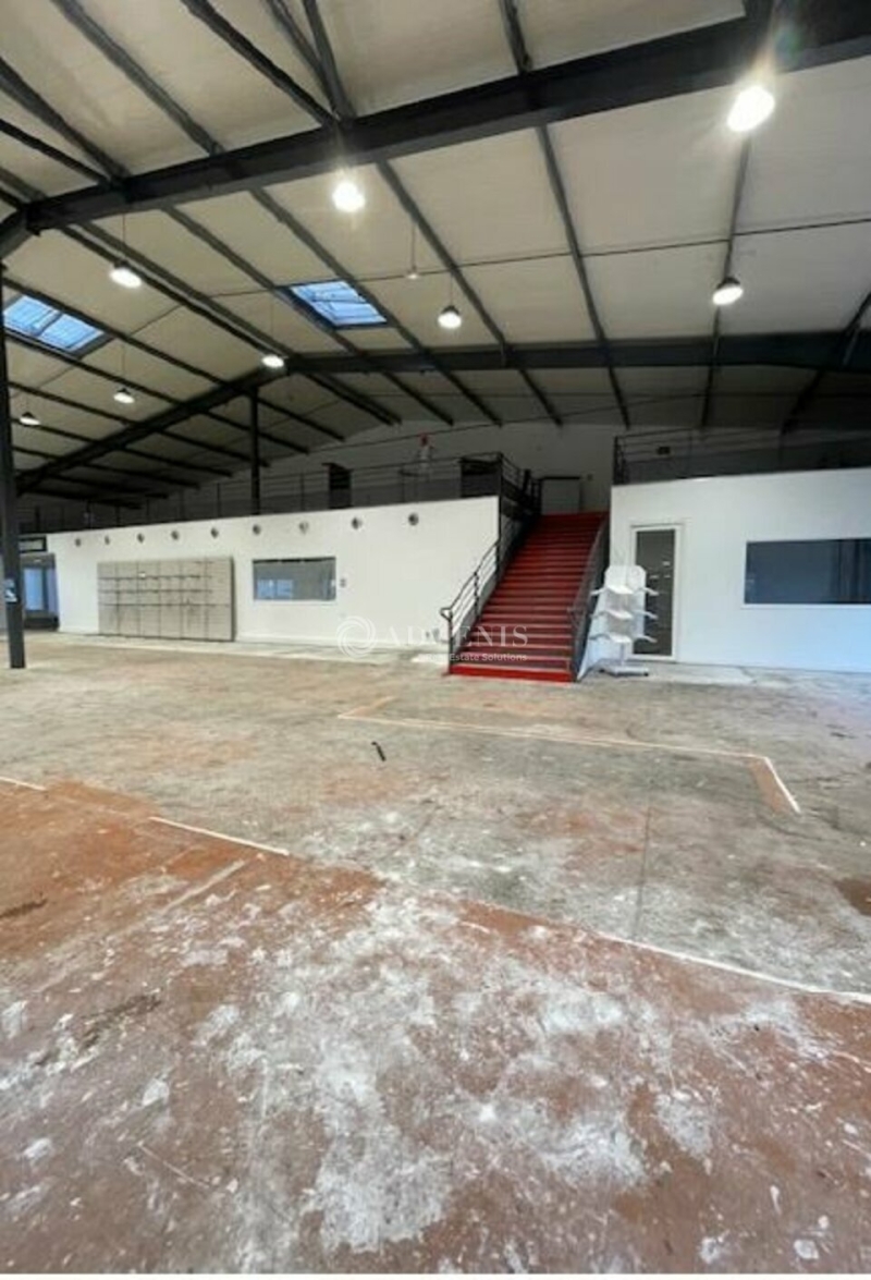 Location Commerces COIGNIERES (78310) - Photo 2