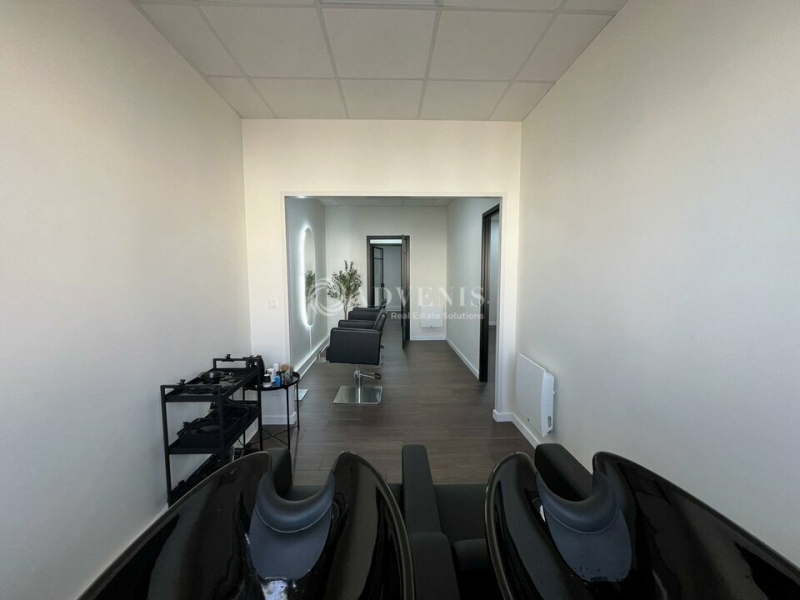 Location Bureaux MONTIGNY LE BRETONNEUX (78180) - Photo 7