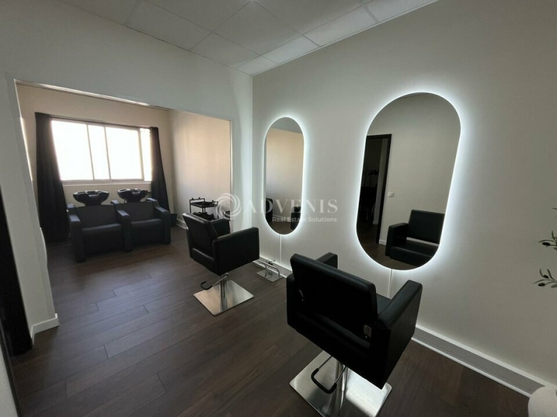 Location Bureaux MONTIGNY LE BRETONNEUX (78180) - Photo 9