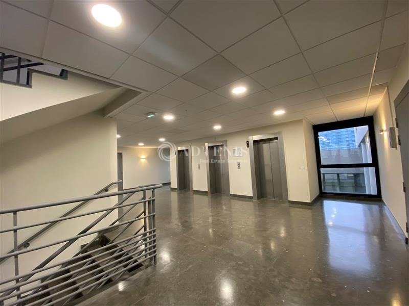 Location Bureaux MONTIGNY LE BRETONNEUX (78180) - Photo 4