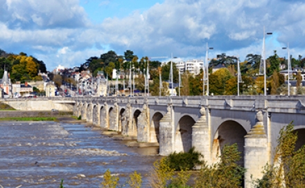 Tours (Indre-et-Loire 37) : étude de marché d'immobilier d'entreprise au 31 décembre 2013
