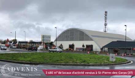 Transaction : Saint-Pierre-des-Corps (37), vente de 3 680 m² de locaux d'activité