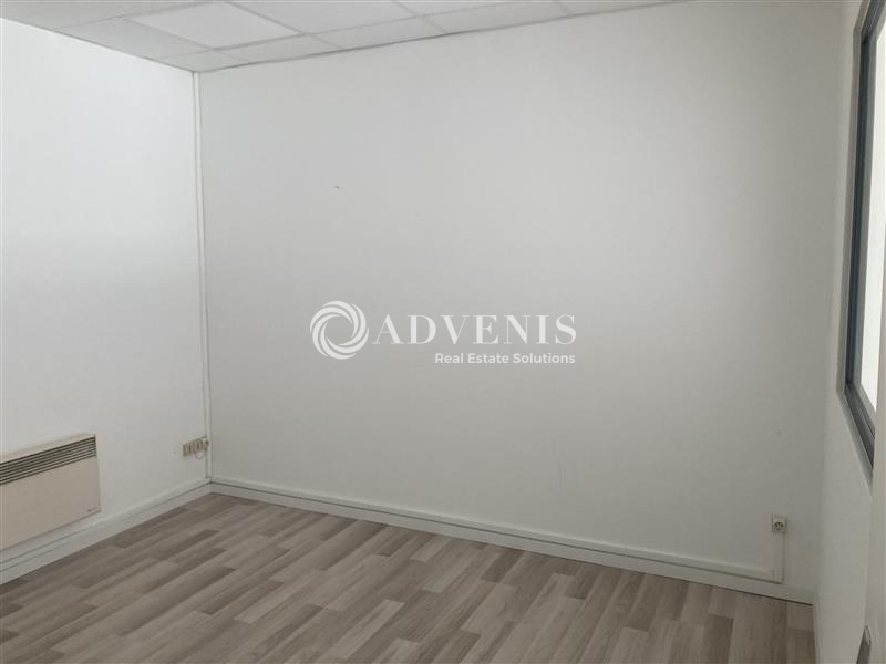 Location Commerces IBOS (65420) - Photo 3