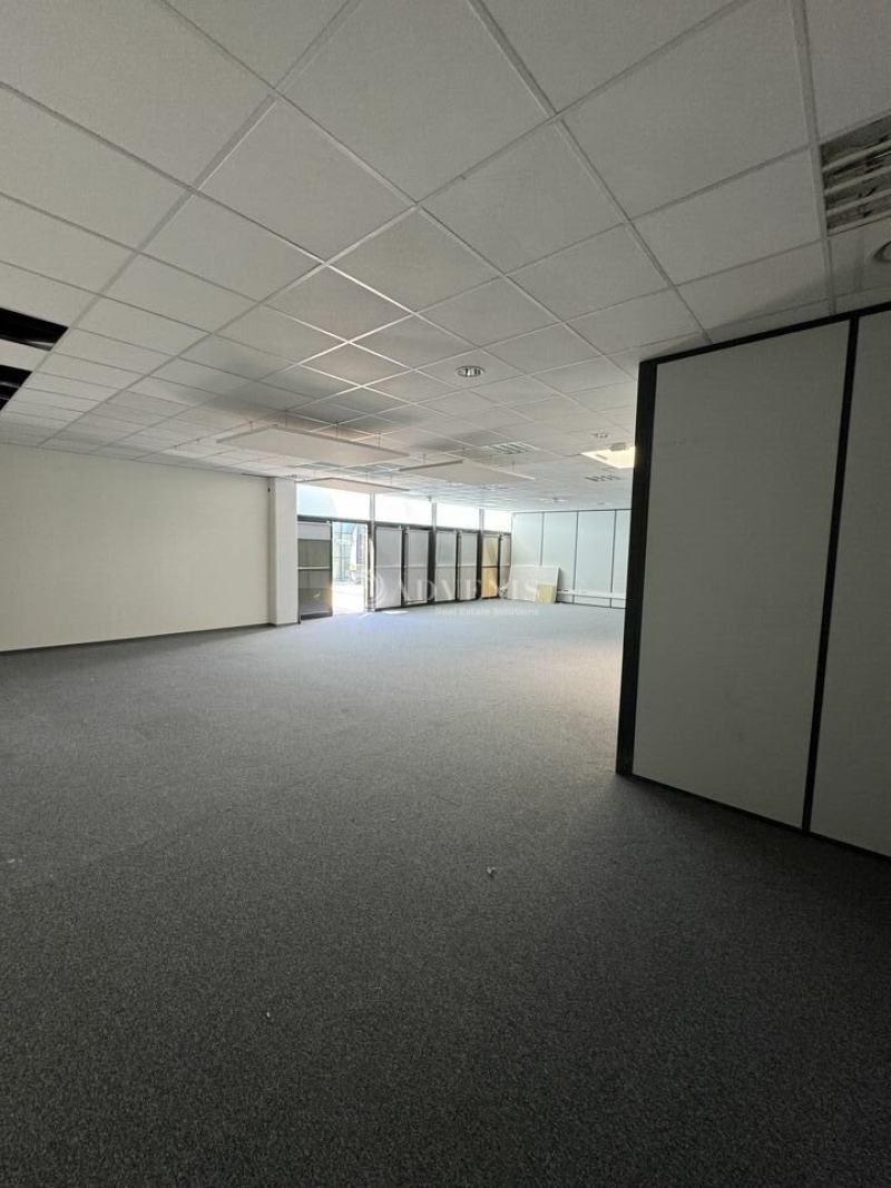Location Commerces NÎMES (30000) - Photo 10