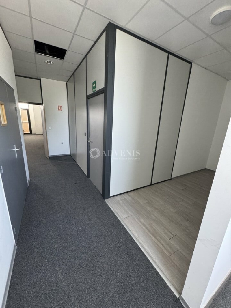 Location Commerces NÎMES (30000) - Photo 6