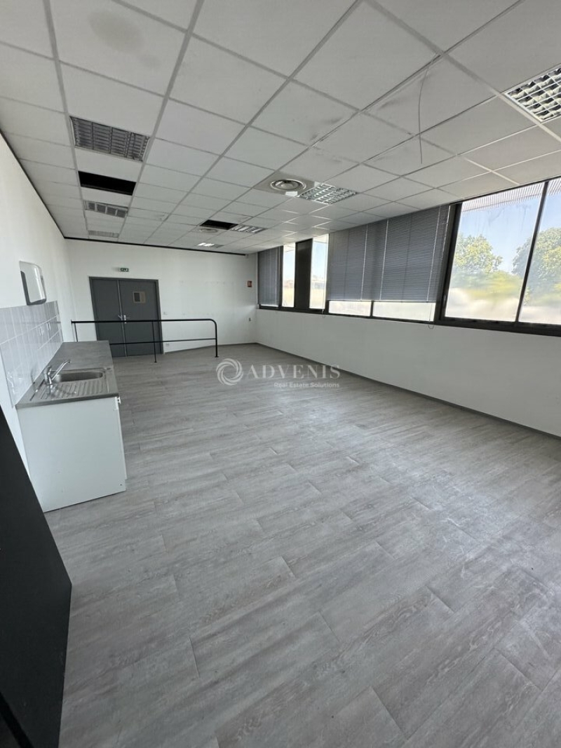 Location Commerces NÎMES (30000) - Photo 7