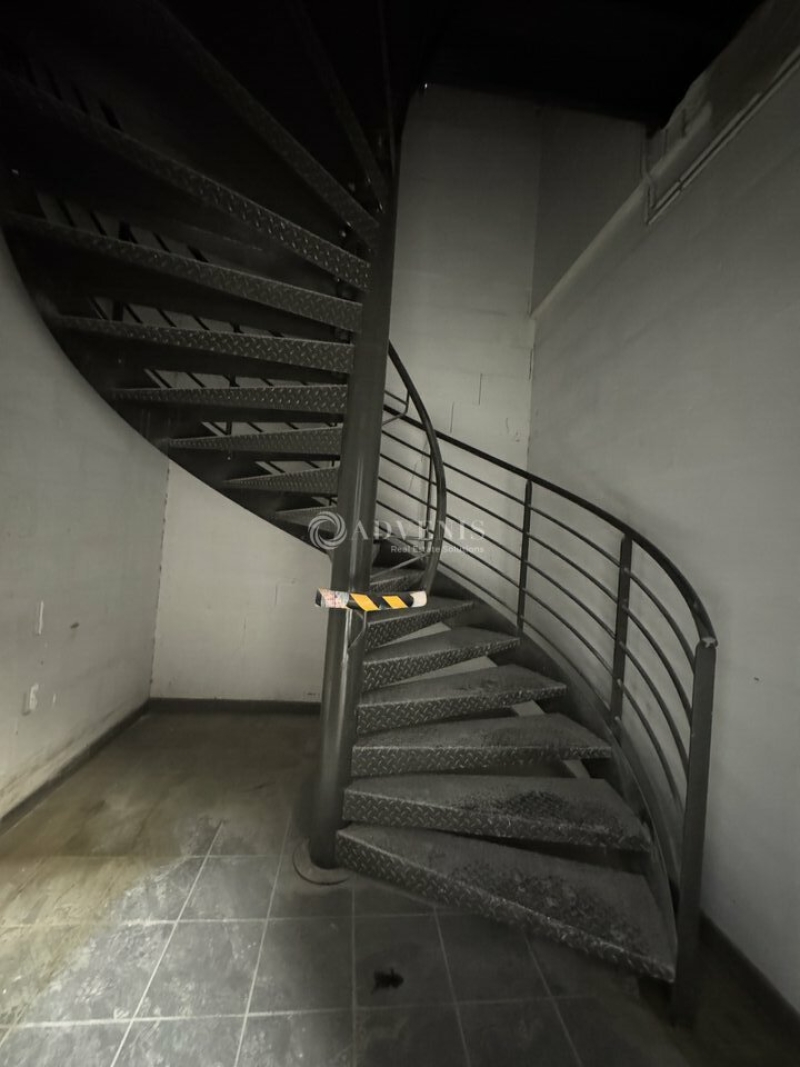 Location Commerces NÎMES (30000) - Photo 2