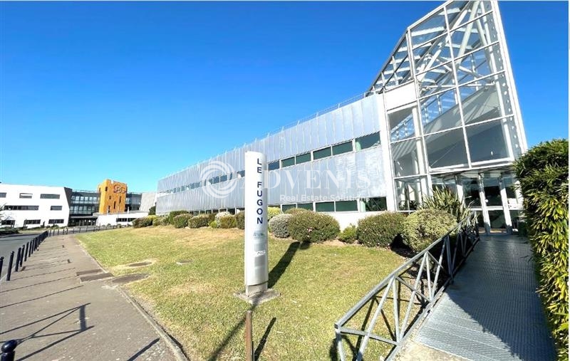 Location Bureaux BORDEAUX (33300) - Photo 1