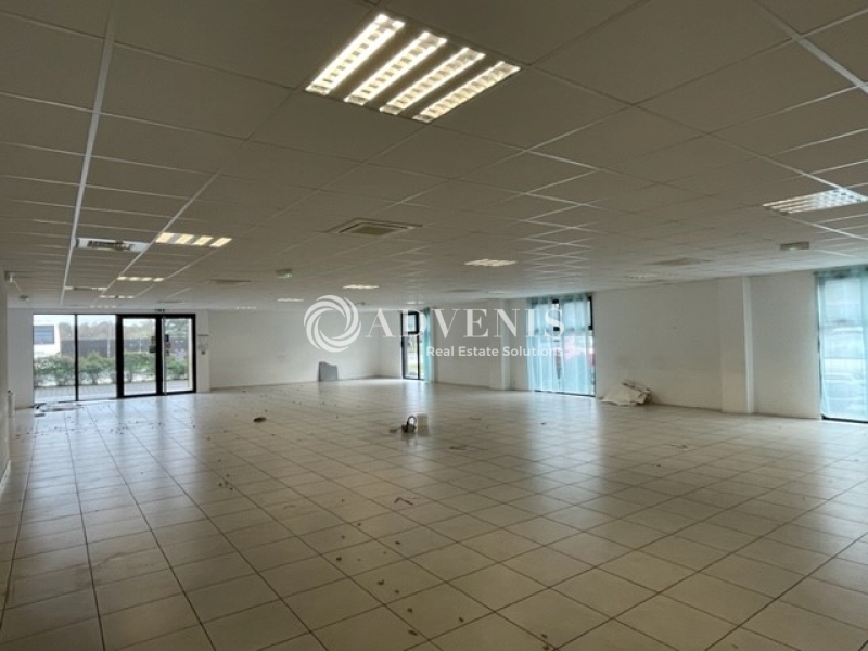 Location Commerces PESSAC (33600) - Photo 3