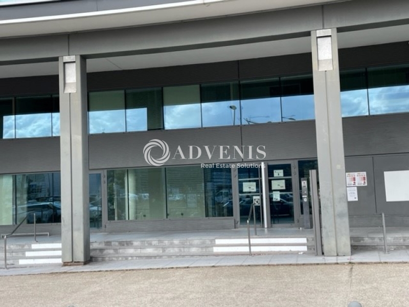 Location Commerces BORDEAUX (33300) - Photo 2