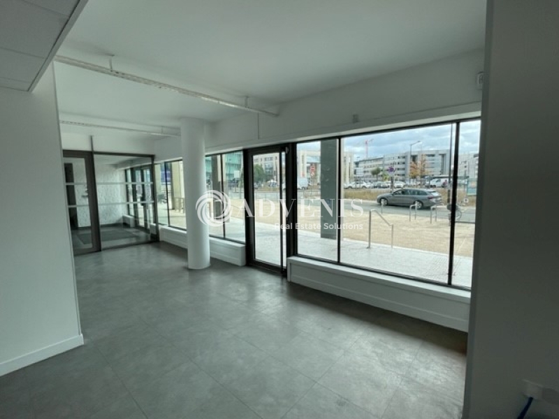 Location Commerces BORDEAUX (33300) - Photo 4