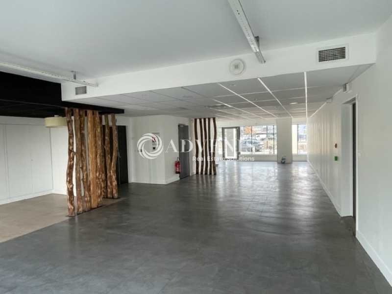 Location Commerces BORDEAUX (33300) - Photo 8