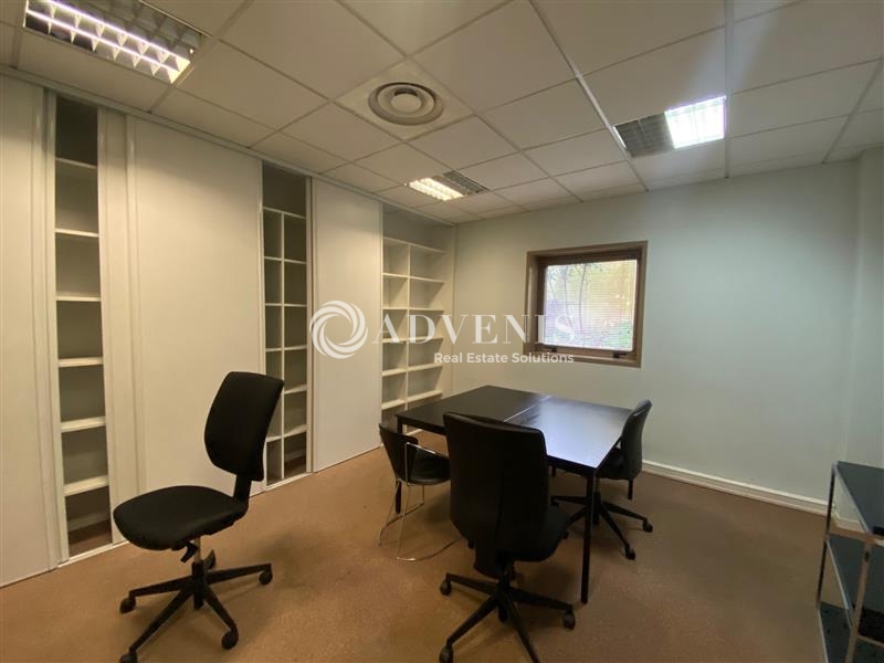 Vente Investisseur Bureaux BRUGES (33520) - Photo 7