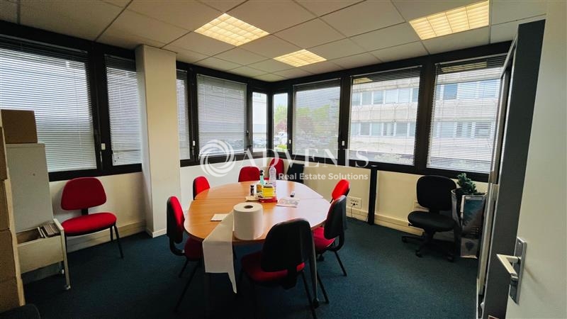 Location Bureaux BRUGES (33520) - Photo 3