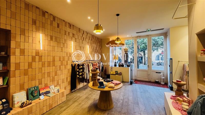 Location Commerces BORDEAUX (33000) - Photo 1