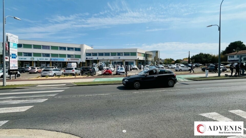 Location Commerces VILLENAVE-D'ORNON (33140) - Photo 11
