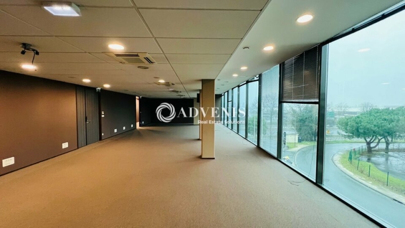 Location Bureaux BRUGES (33520) - Photo 4