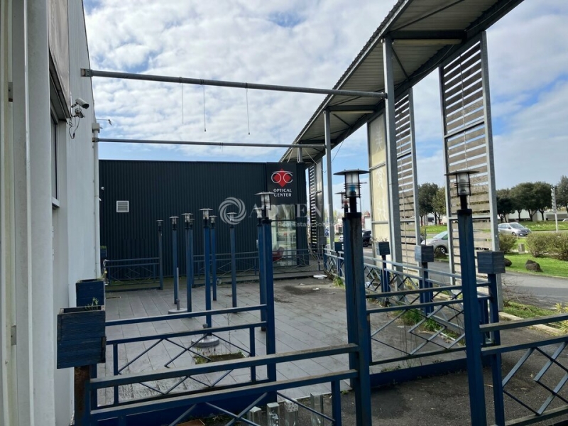 Location Commerces BÈGLES (33130) - Photo 6