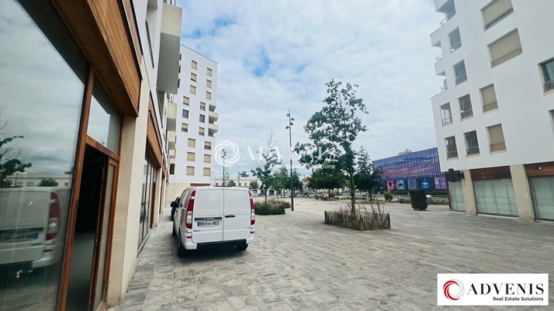 Location Commerces VILLENAVE D'ORNON (33140) - Photo 5