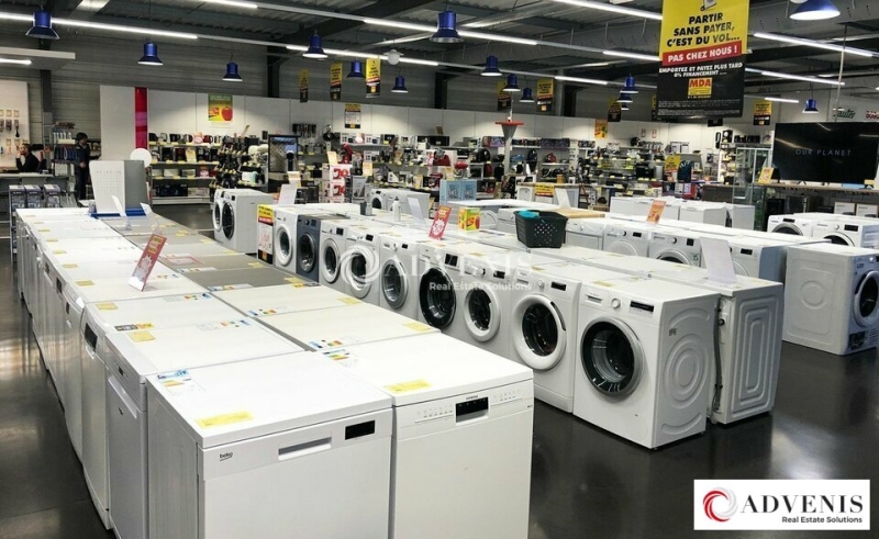Location Commerces LE HAILLAN (33185) - Photo 3