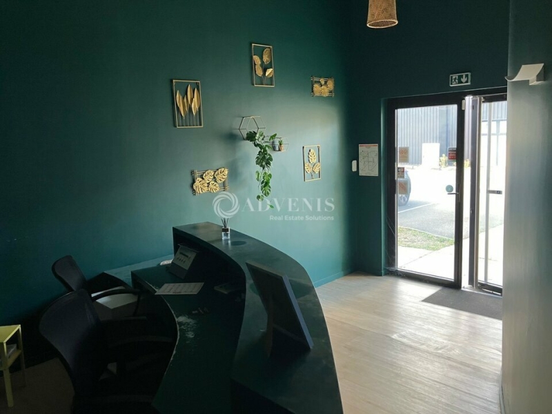 Location Commerces PESSAC (33600) - Photo 6