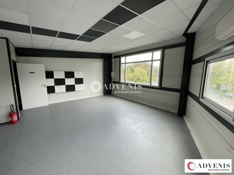 Location Activités Entrepôts YVRAC (33370) - Photo 5