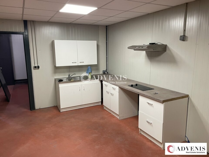Location Activités Entrepôts YVRAC (33370) - Photo 7