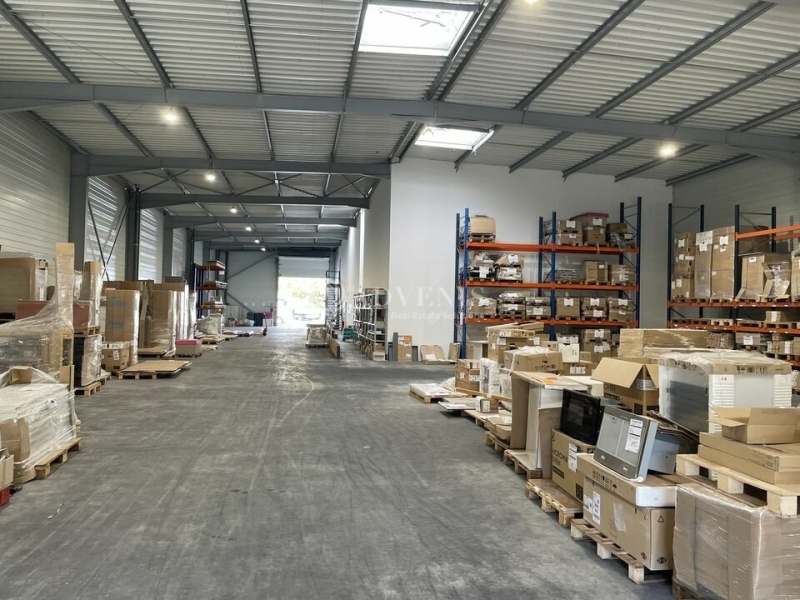 Location Activités Entrepôts EYSINES (33320) - Photo 1