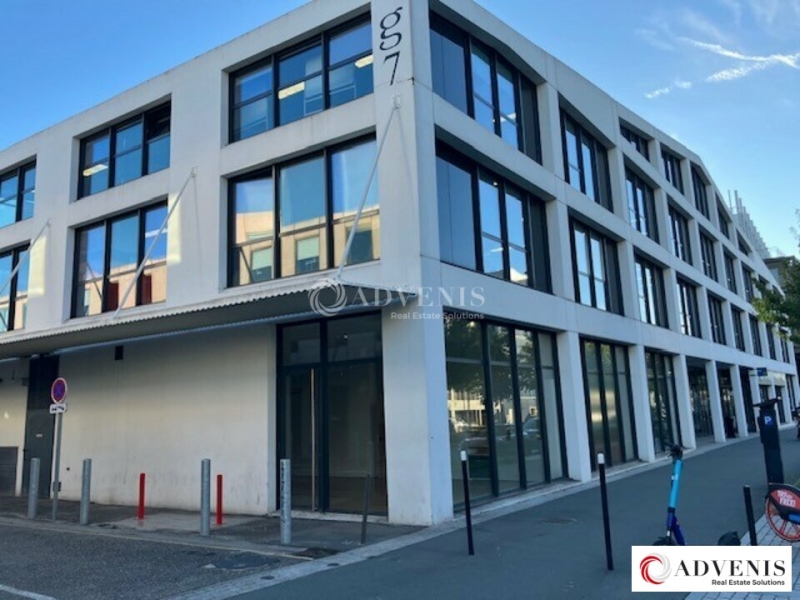Location Commerces BORDEAUX (33300) - Photo 1