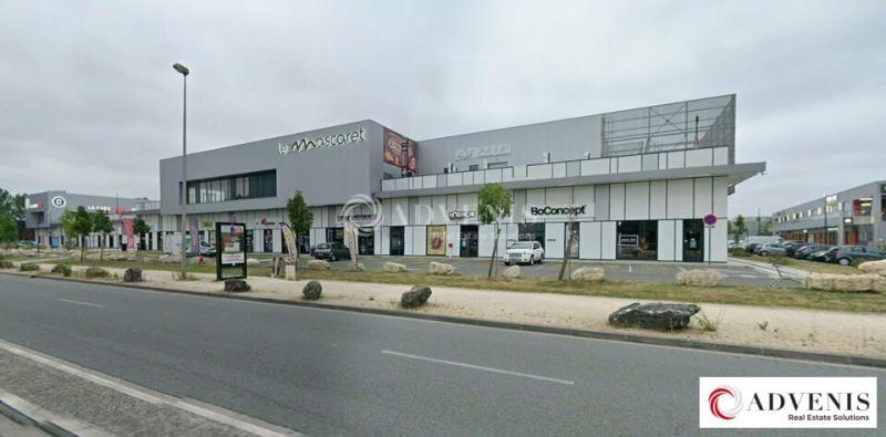 Location Commerces BÈGLES (33130) - Photo 2