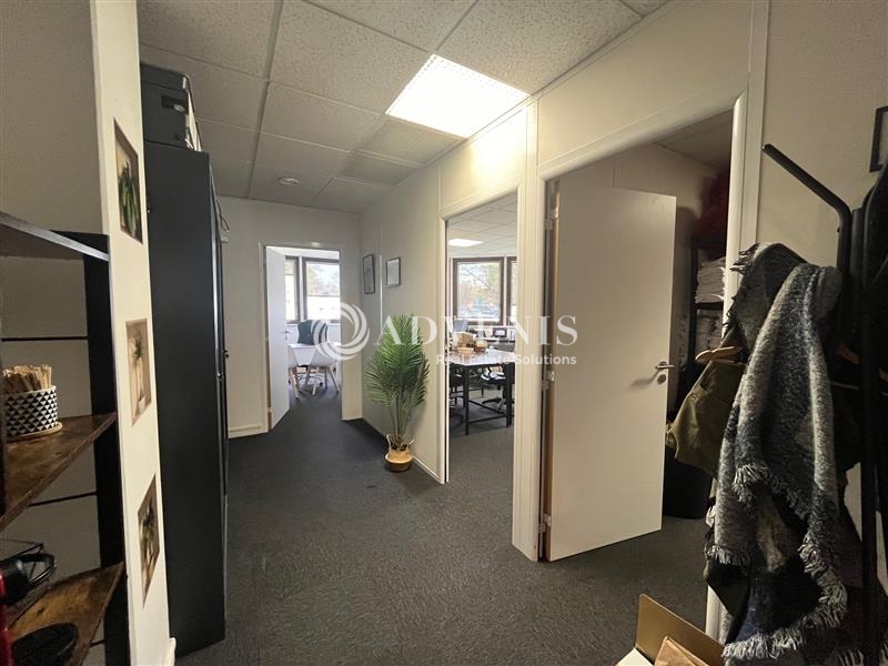 Location Bureaux BRUGES (33520) - Photo 8