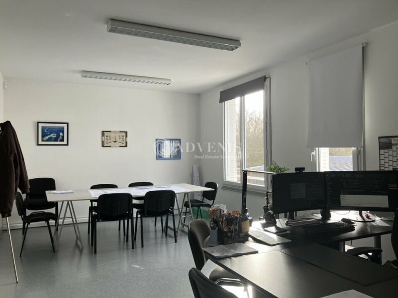 Location Bureaux SAINT DOULCHARD (18230) - Photo 1