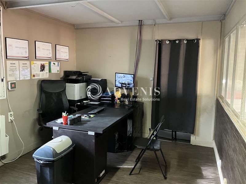 Vente Investisseur Activités Entrepôts SAINT GERMAIN DU PUY (18390) - Photo 2