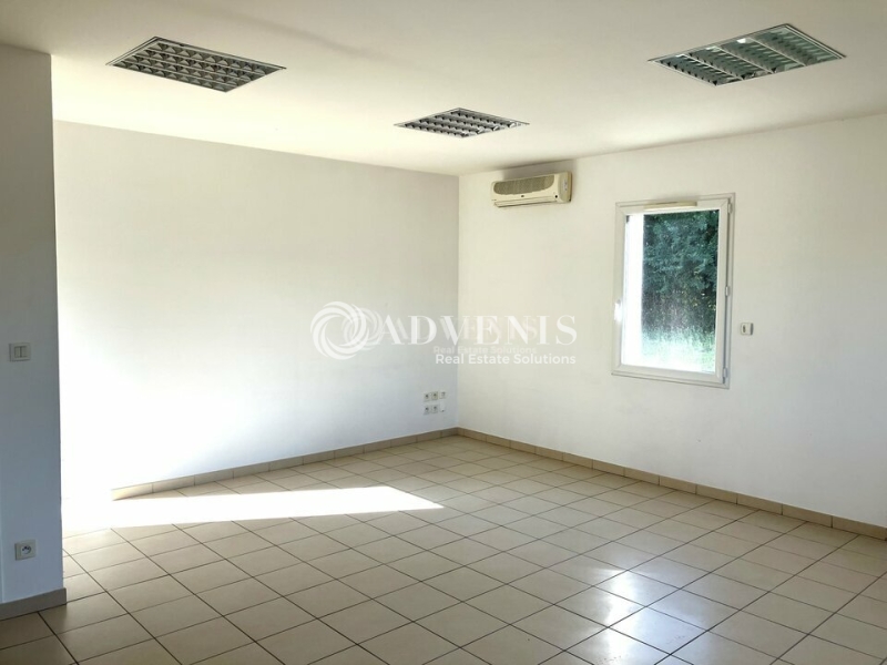 Location Bureaux SAINT-DOULCHARD (18230) - Photo 3