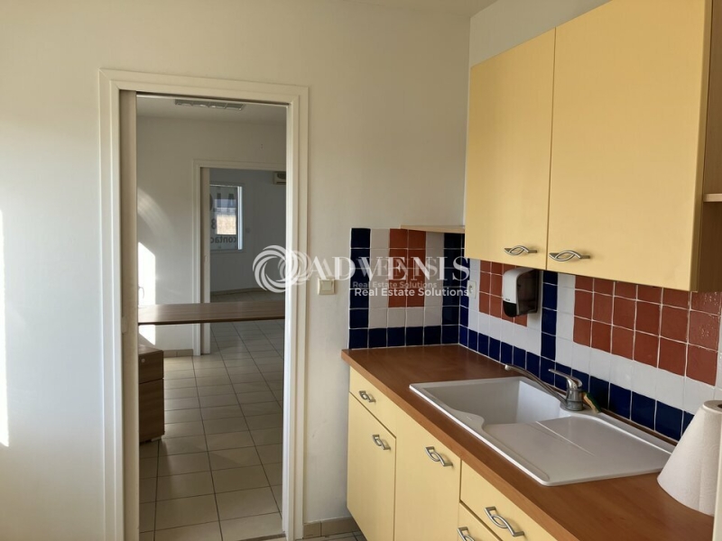 Location Bureaux SAINT-DOULCHARD (18230) - Photo 4