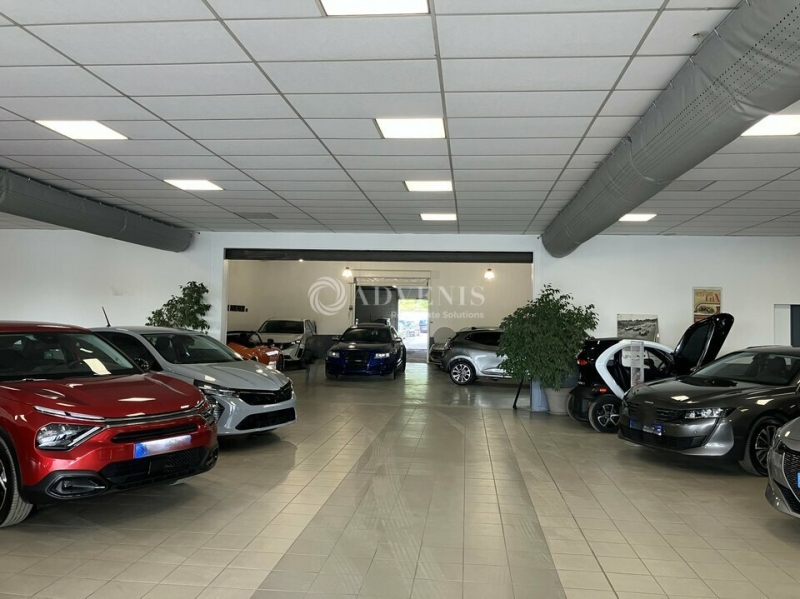 Location Commerces SAINT AMAND MONTROND (18200) - Photo 1