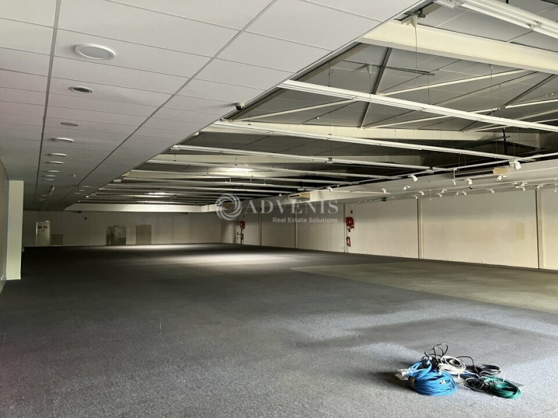 Location Commerces BOURGES (18000) - Photo 2